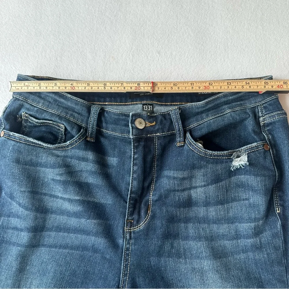 Judy Blue Distressed Straight Jeans Medium Wash Womens Size 13/31 - Picture 5 of 11